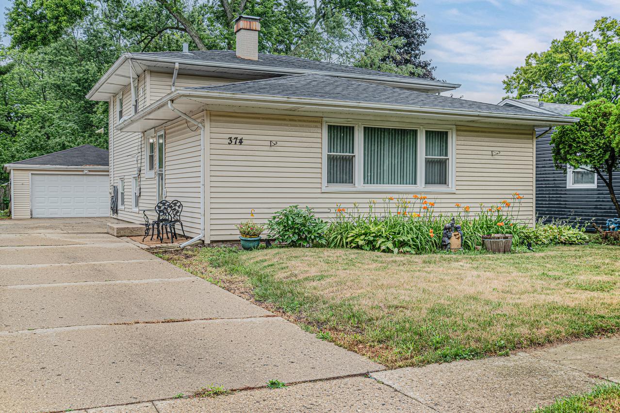 374 Heine Ave., Elgin, IL 60123