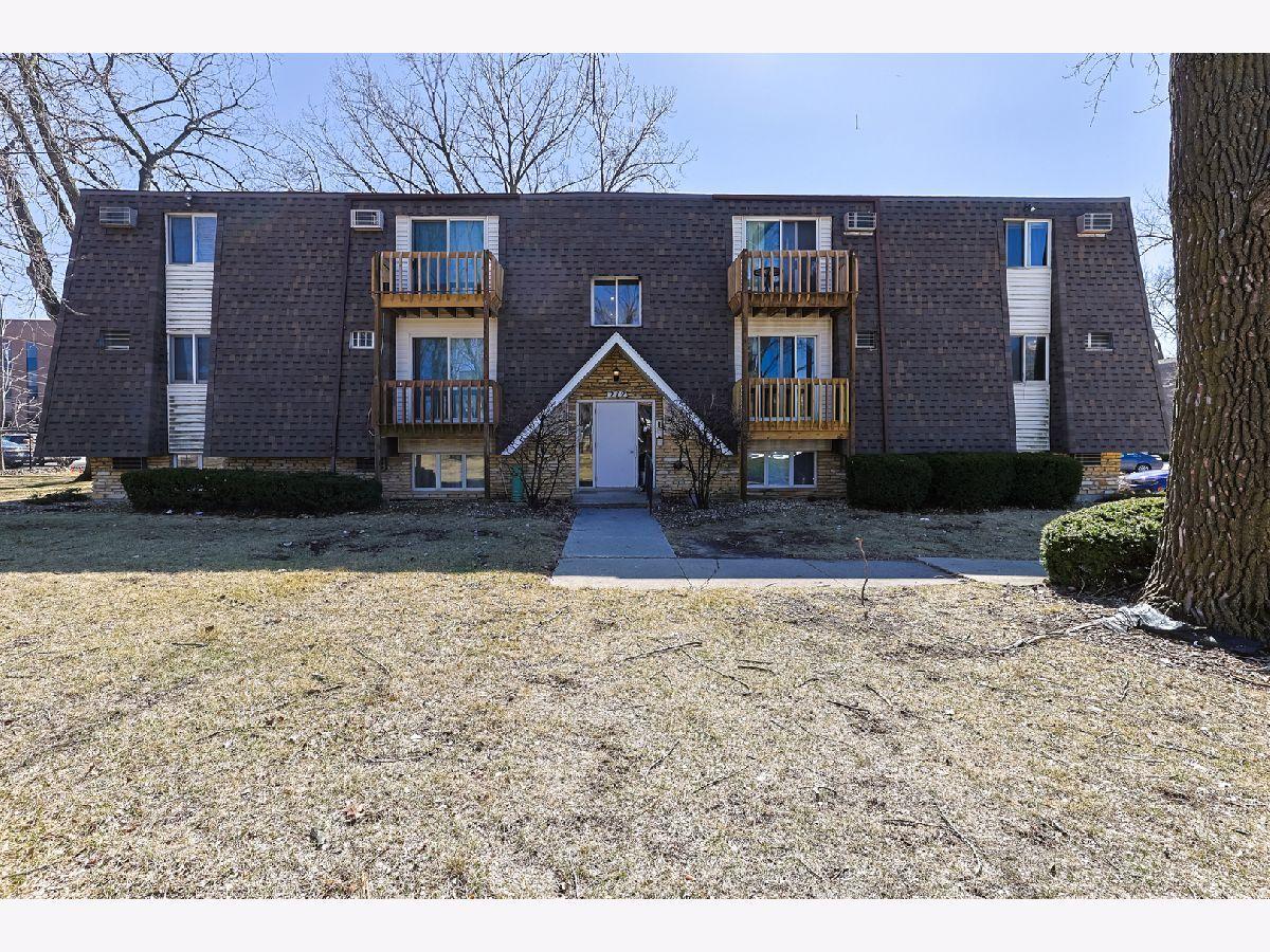 212 Madison St. #3B, Joliet, IL 60435