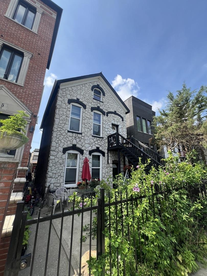 2127 W Huron St., Chicago, IL 60612