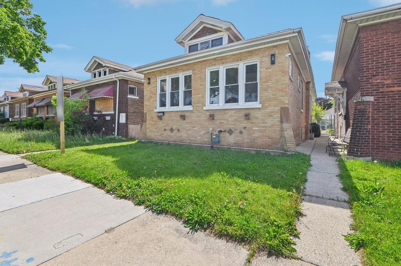 7930 S Kenwood Ave., Chicago, IL 60619