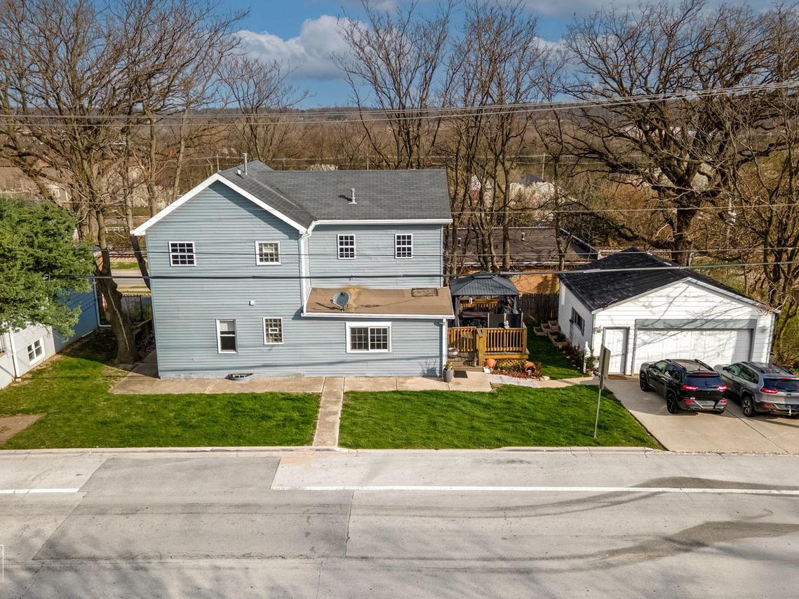 711 Illinois St., Lemont, IL 60439