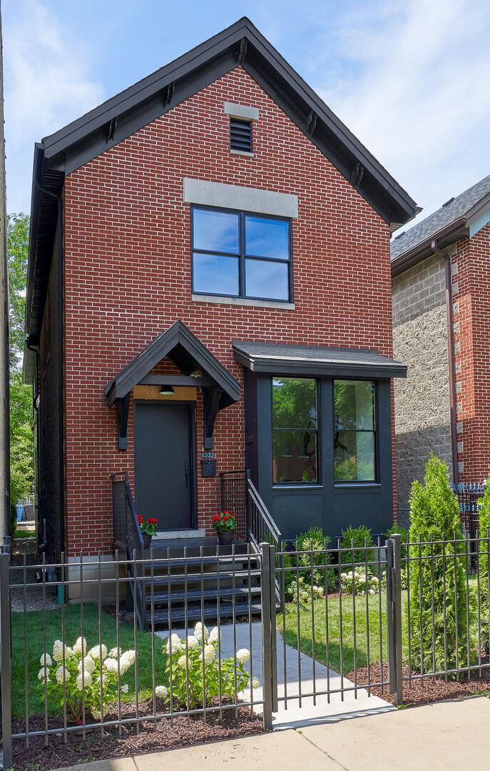 1332 N Leavitt St., Chicago, IL 60622