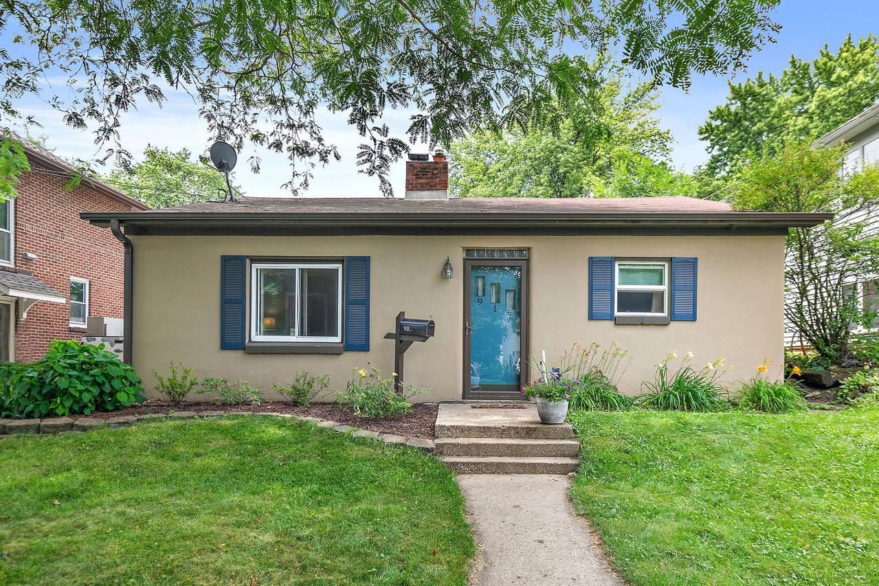 911 N 9th St., Dekalb, IL 60115