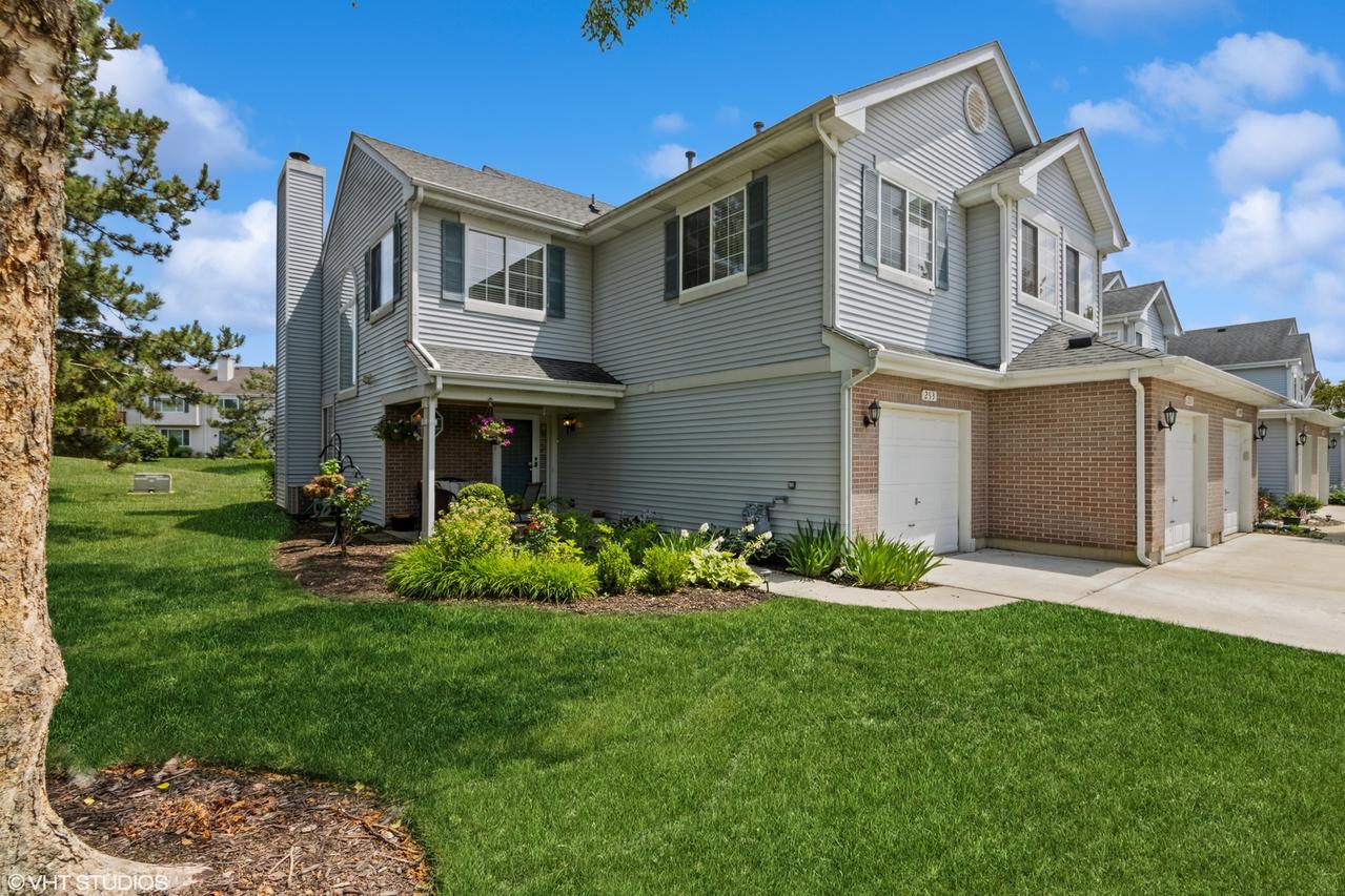 253 Sierra Pass, Schaumburg, IL 60194