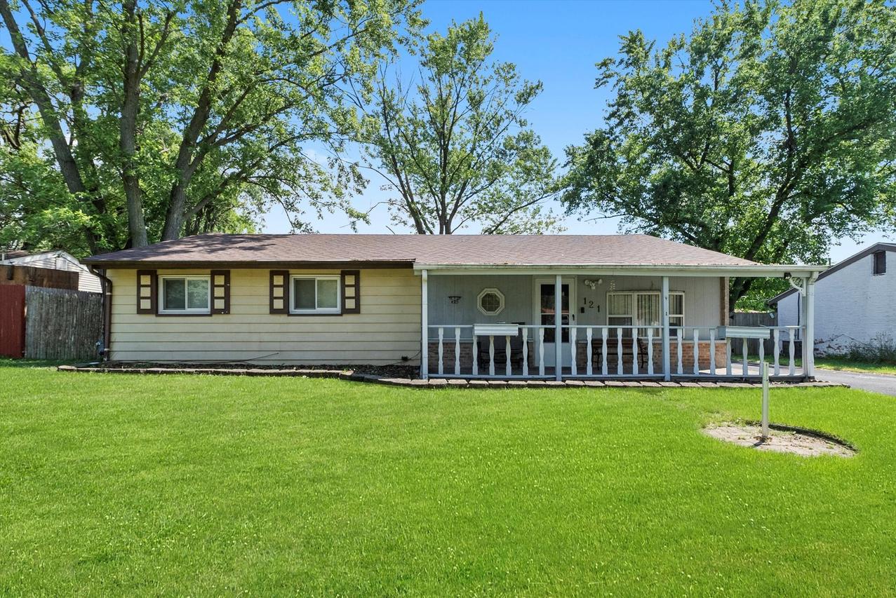 121 Cypress Dr., Bolingbrook, IL 60440