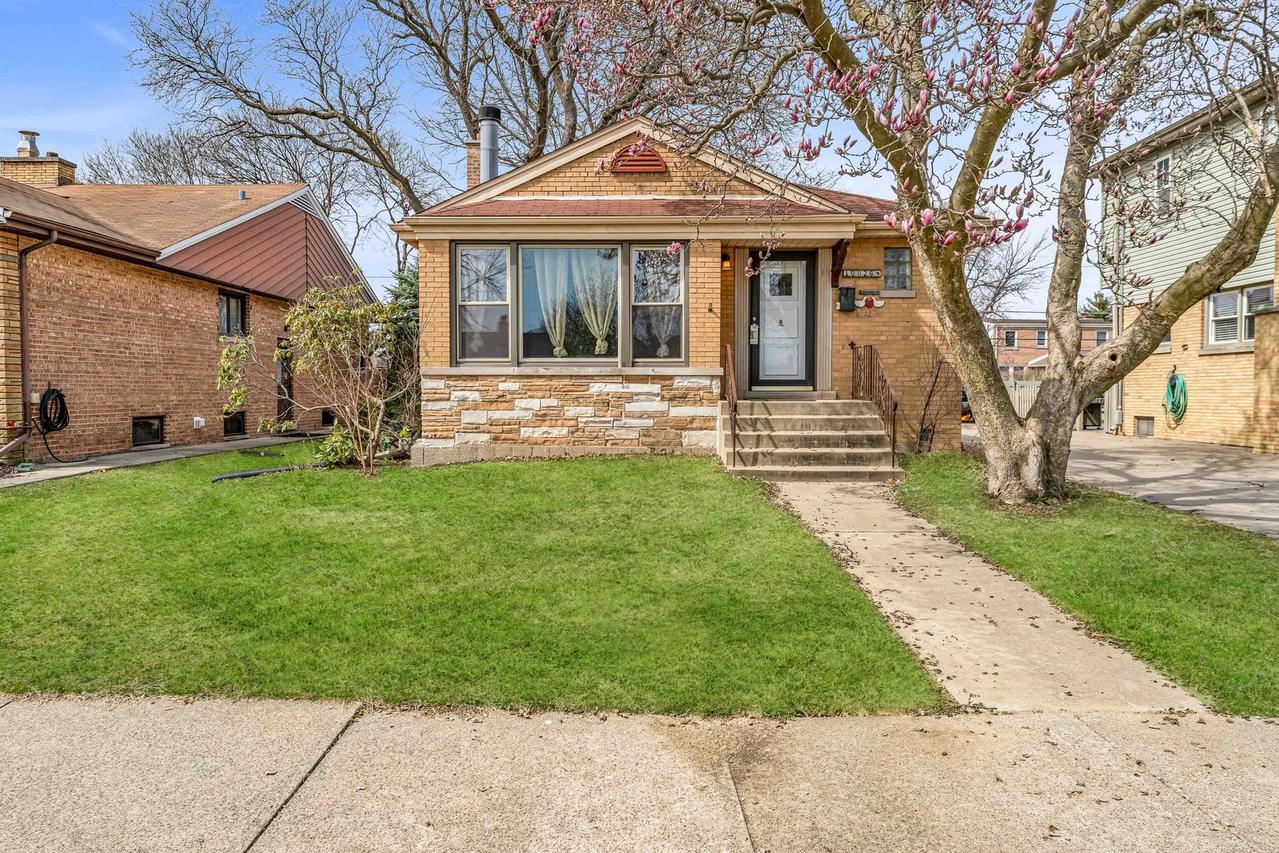 10026 S Spaulding Ave., Evergreen Park, IL 60805