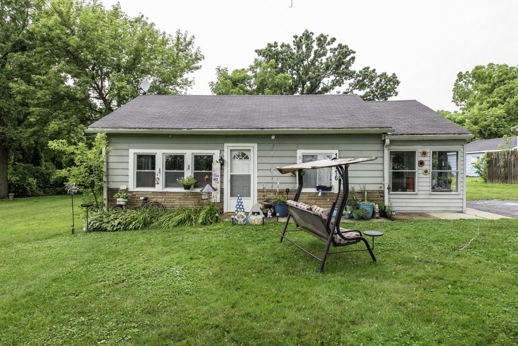 12716 W Grandview Ave., Waukegan, IL 60085