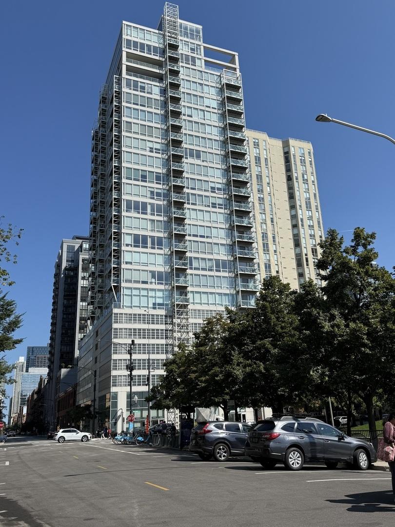 653 N Kingsbury St. #1208, Chicago, IL 60654