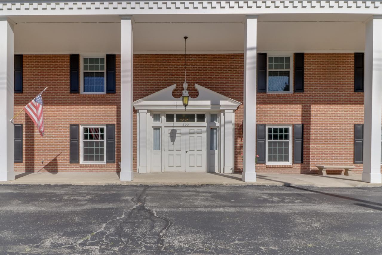 602 S Mercer Ave. #111, Bloomington, IL 61701