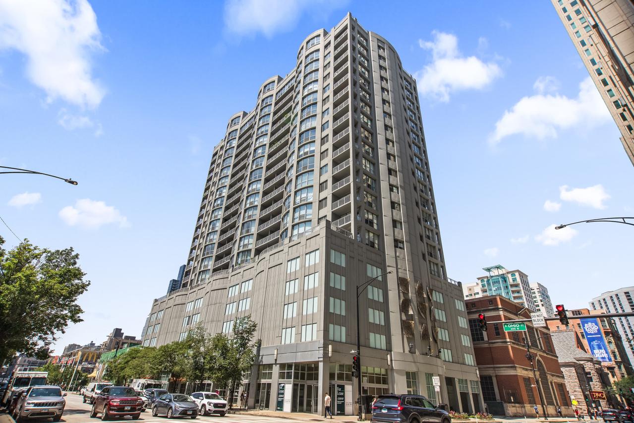 600 N Dearborn St. #1306, Chicago, IL 60654