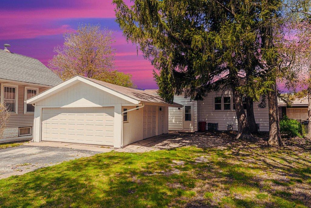 2330 121st St., Blue Island, IL 60406