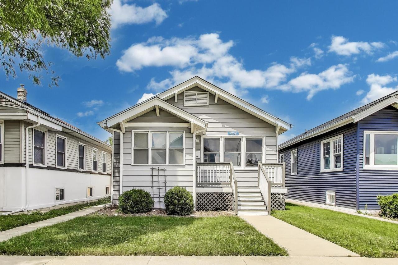 5536 W Warwick Ave., Chicago, IL 60641