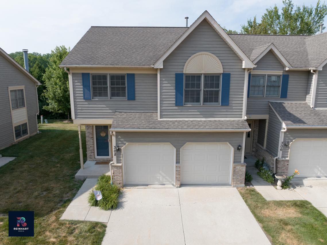 308 River Bluff Dr., Carpentersville, IL 60110