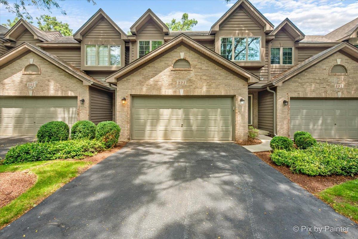 893 Millcreek Cir., Elgin, IL 60123