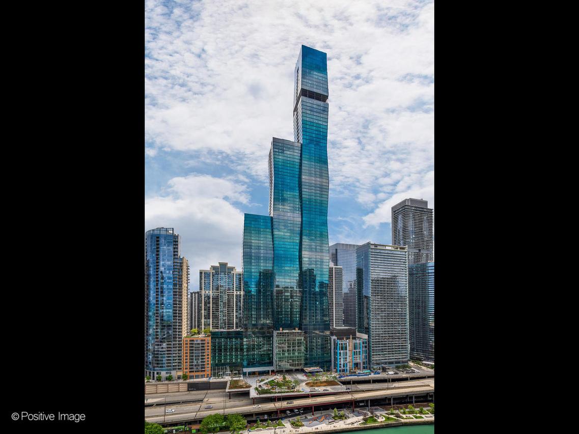 363 E Wacker Dr. #2304, Chicago, IL 60601