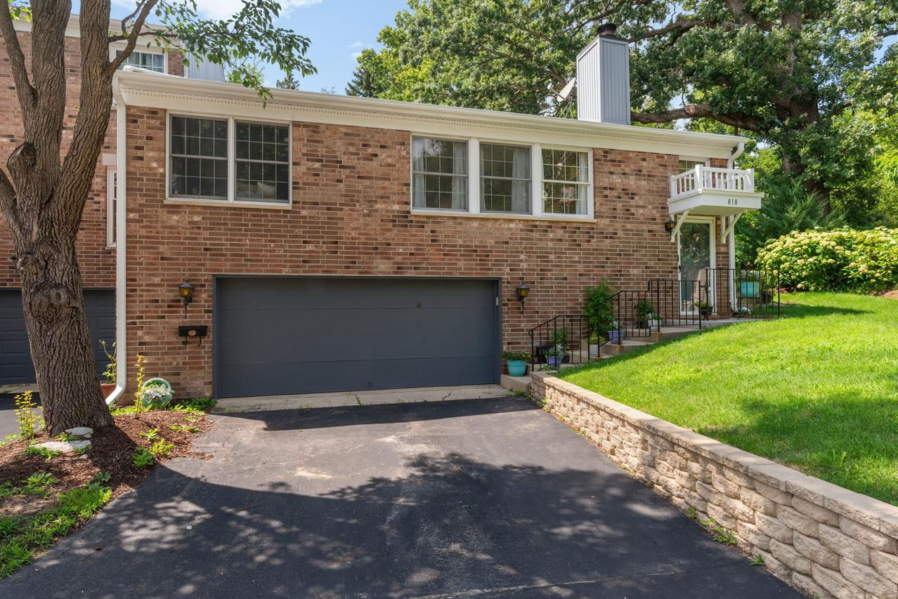 818 Evernia Ct., Geneva, IL 60134