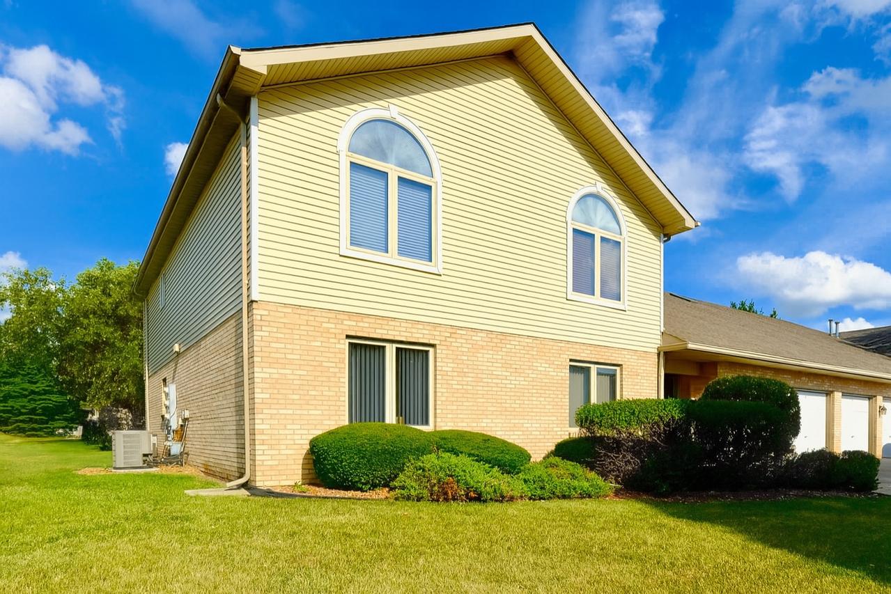 174 Barbara Jean Ln. #1, Joliet, IL 60436