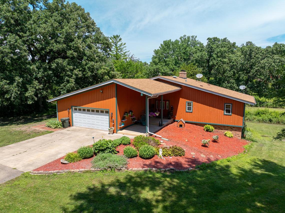 7502 Kishwaukee Rd., Stillman Valley, IL 61084