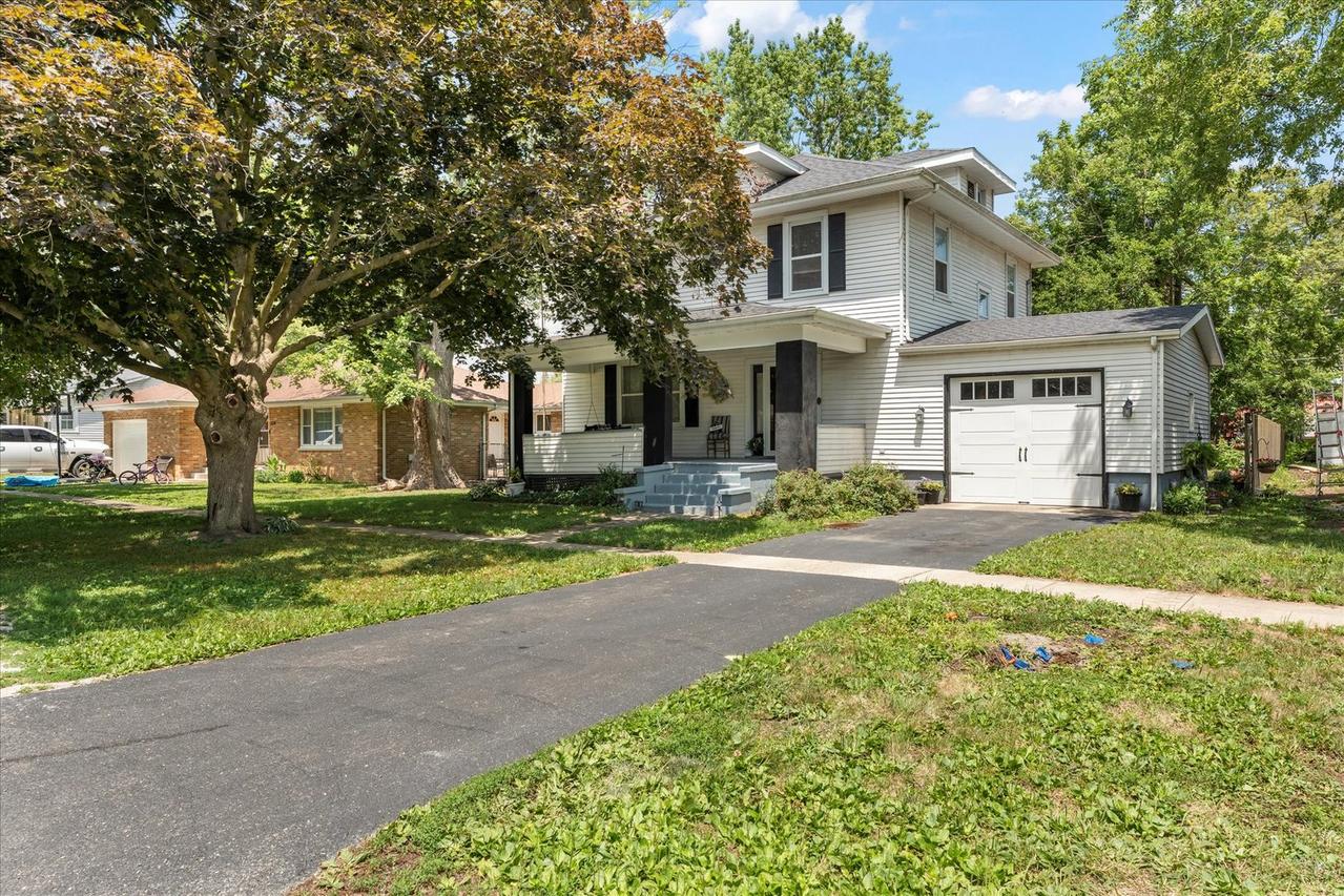 106 E Randolph St., Fisher, IL 61843