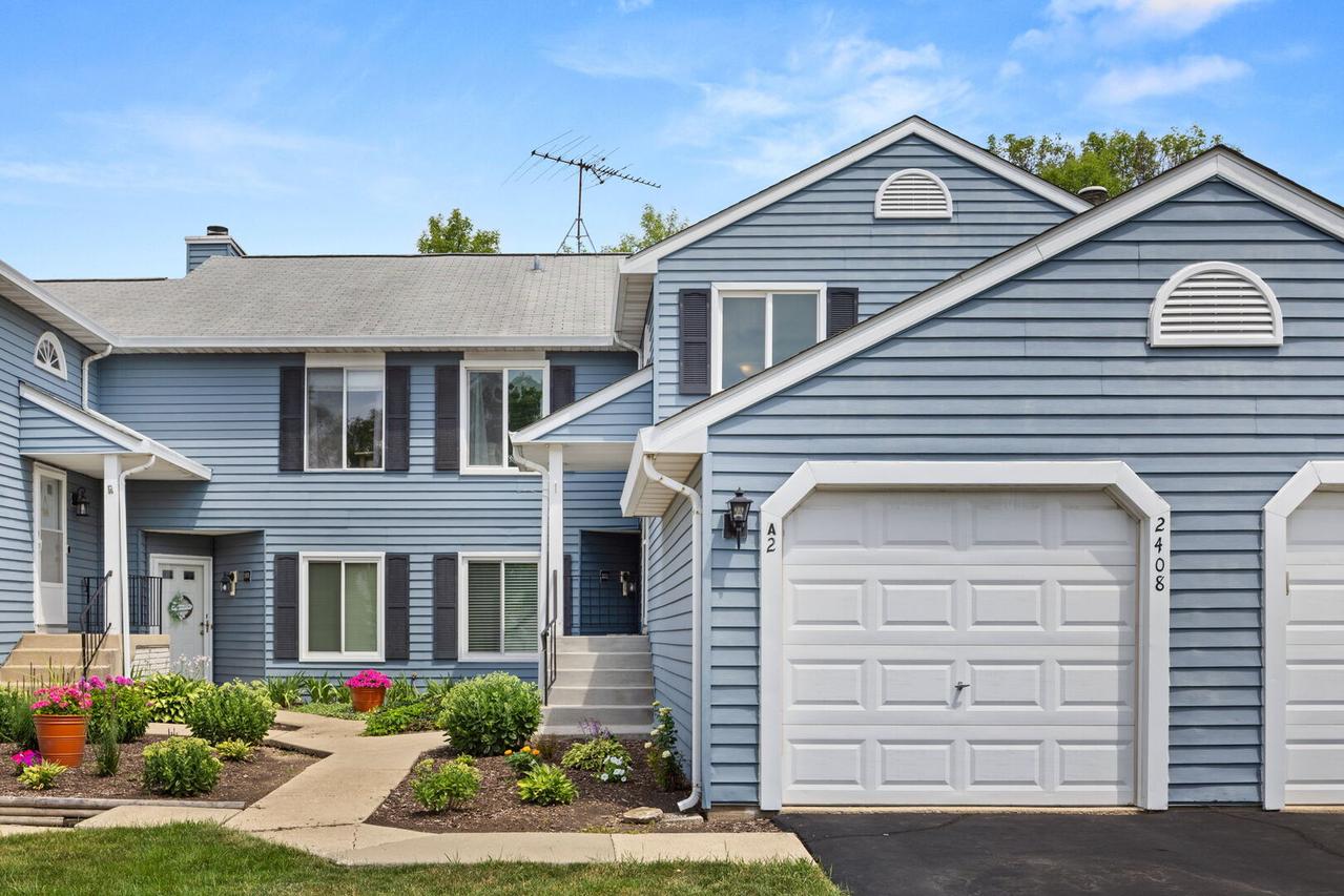 2408 Danbury Dr. #A2, Woodridge, IL 60517