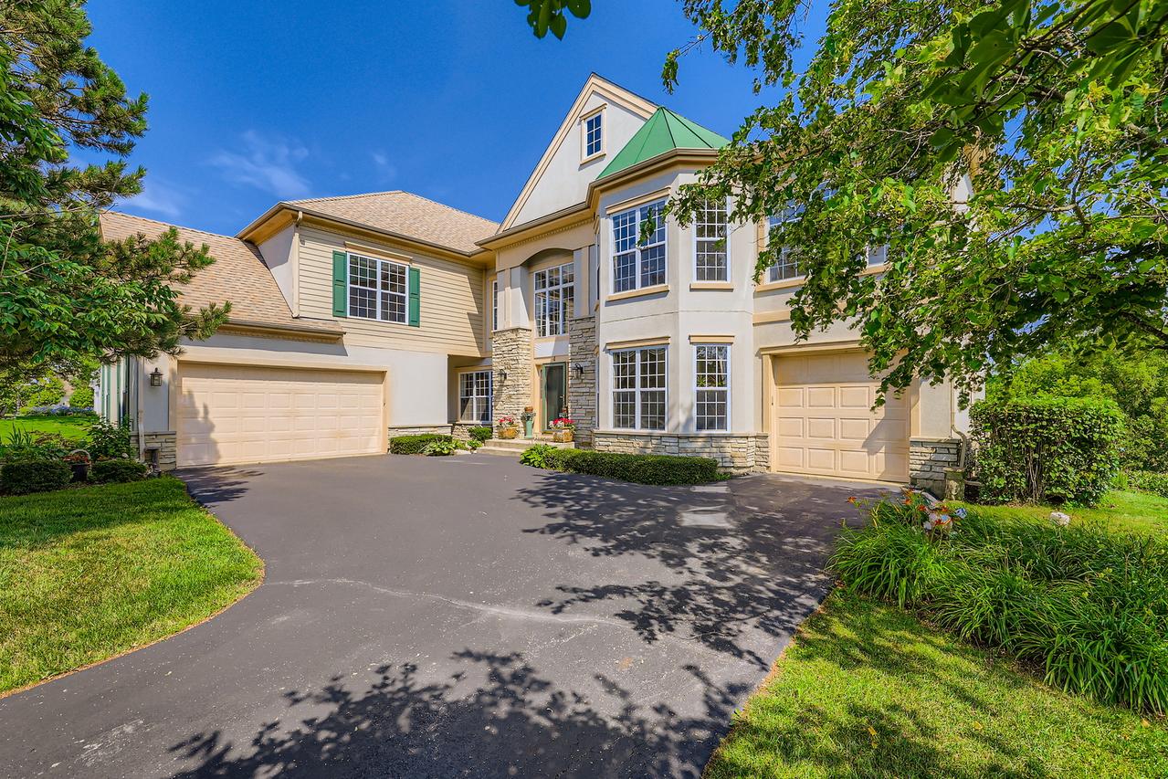 4 Forest View Dr., Hawthorn Woods, IL 60047
