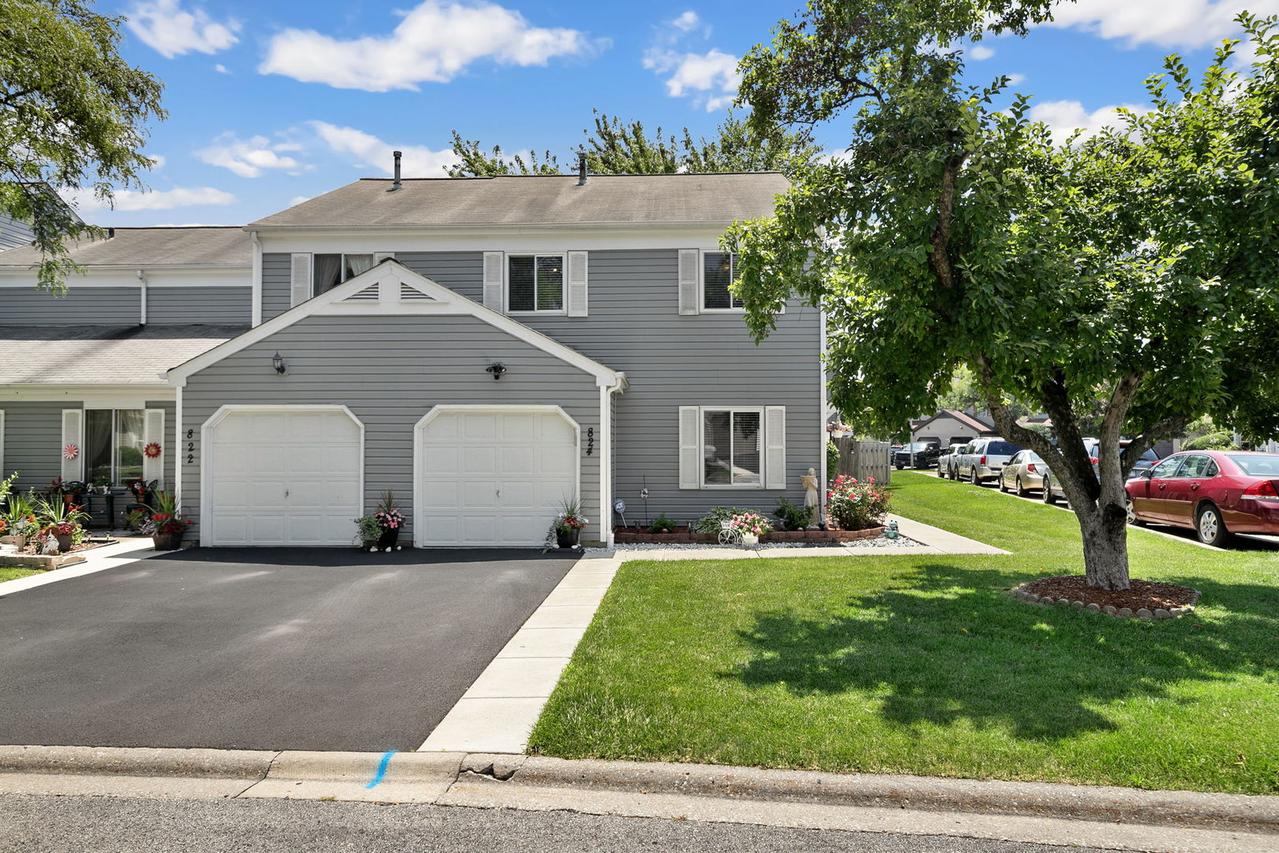 824 Minnesota Cir., Carol Stream, IL 60188