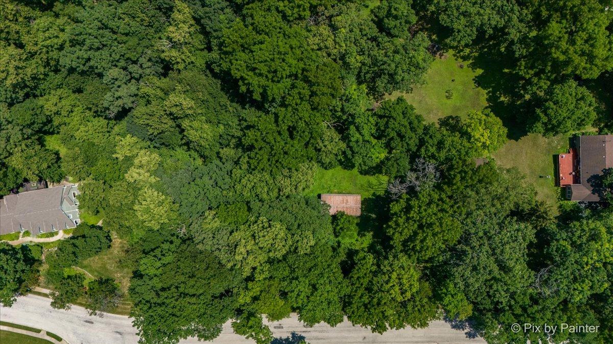 Three Oaks Dr., Cary, IL 60013