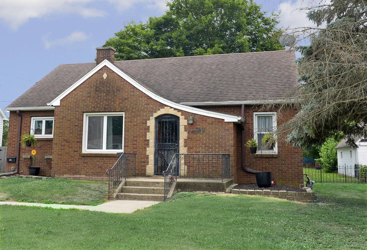 1411 E Hickory St., Streator, IL 61364
