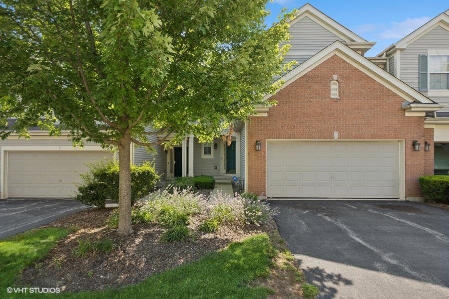 711 Creekside Cir., Gurnee, IL 60031