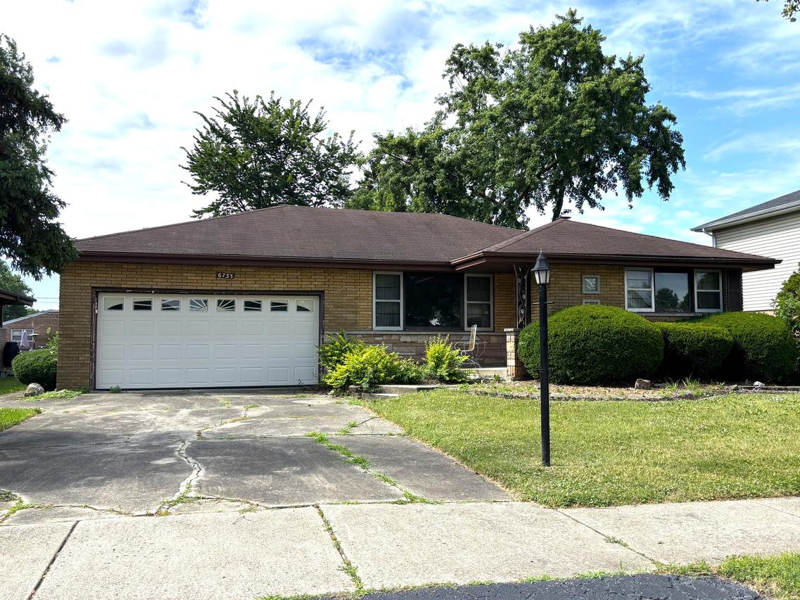 6733 W 88th St., Oak Lawn, IL 60453