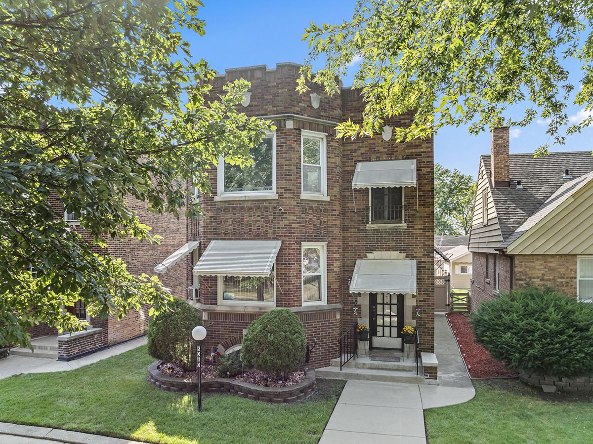 8030 S Trumbull Ave., Chicago, IL 60652