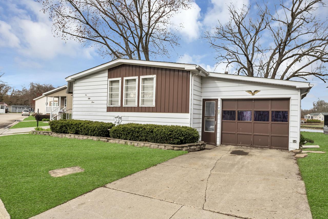 1053 Lakeview Rd., Elgin, IL 60123