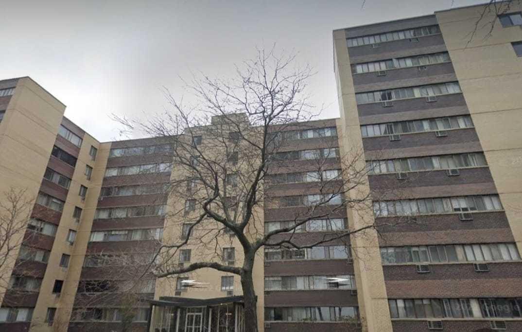 6300 N Sheridan Rd. #517, Chicago, IL 60660