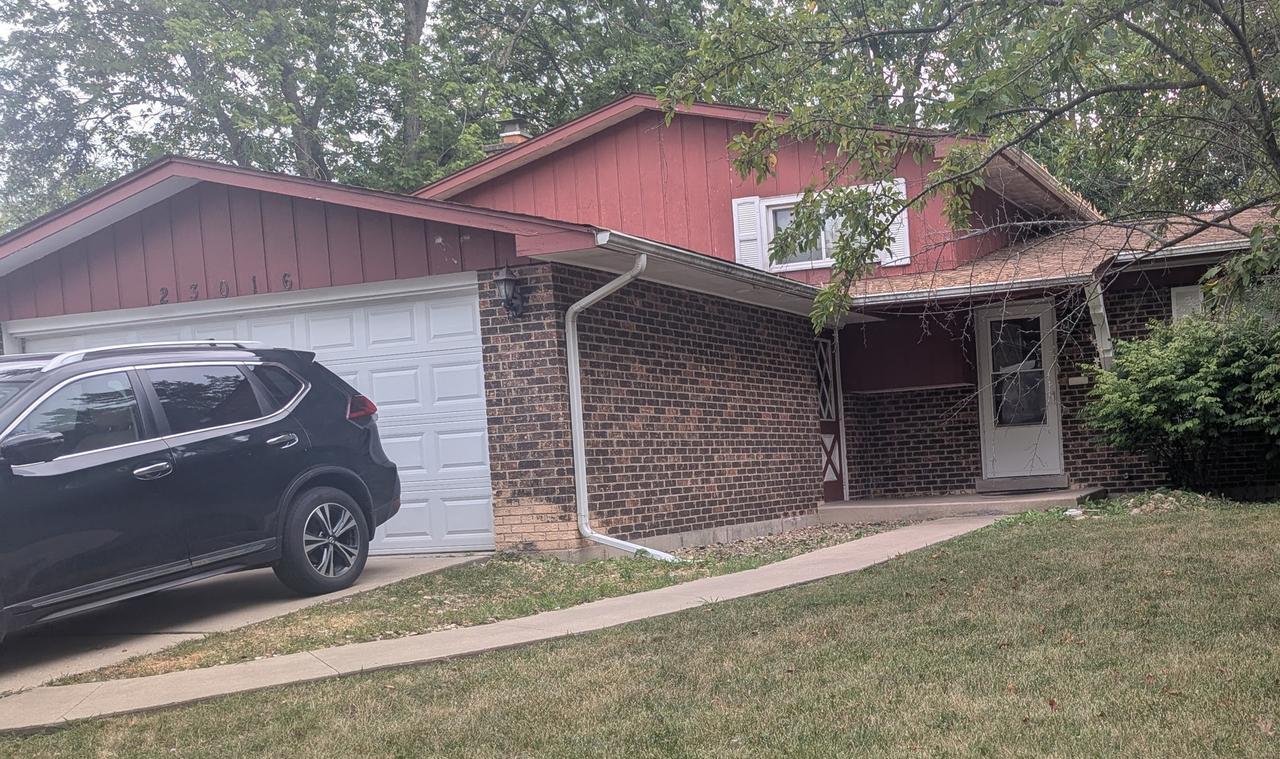 23016 Valley Dr., Richton Park, IL 60471