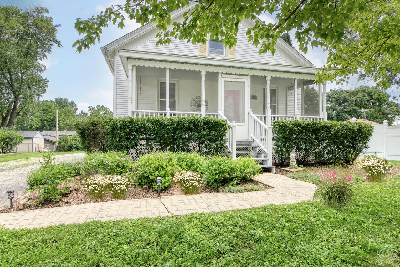 275 N Main St., Crystal Lake, IL 60014