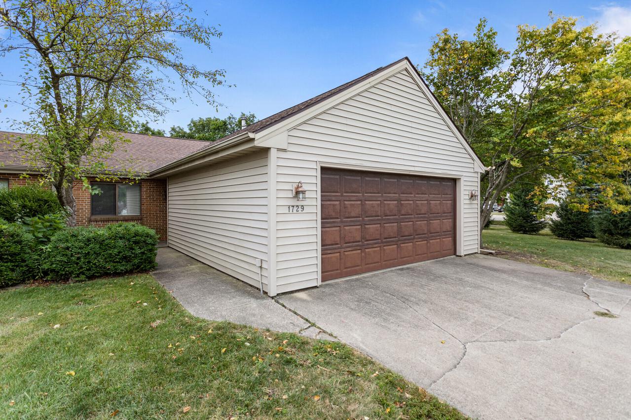 1729 Devonshire Dr., Champaign, IL 61821
