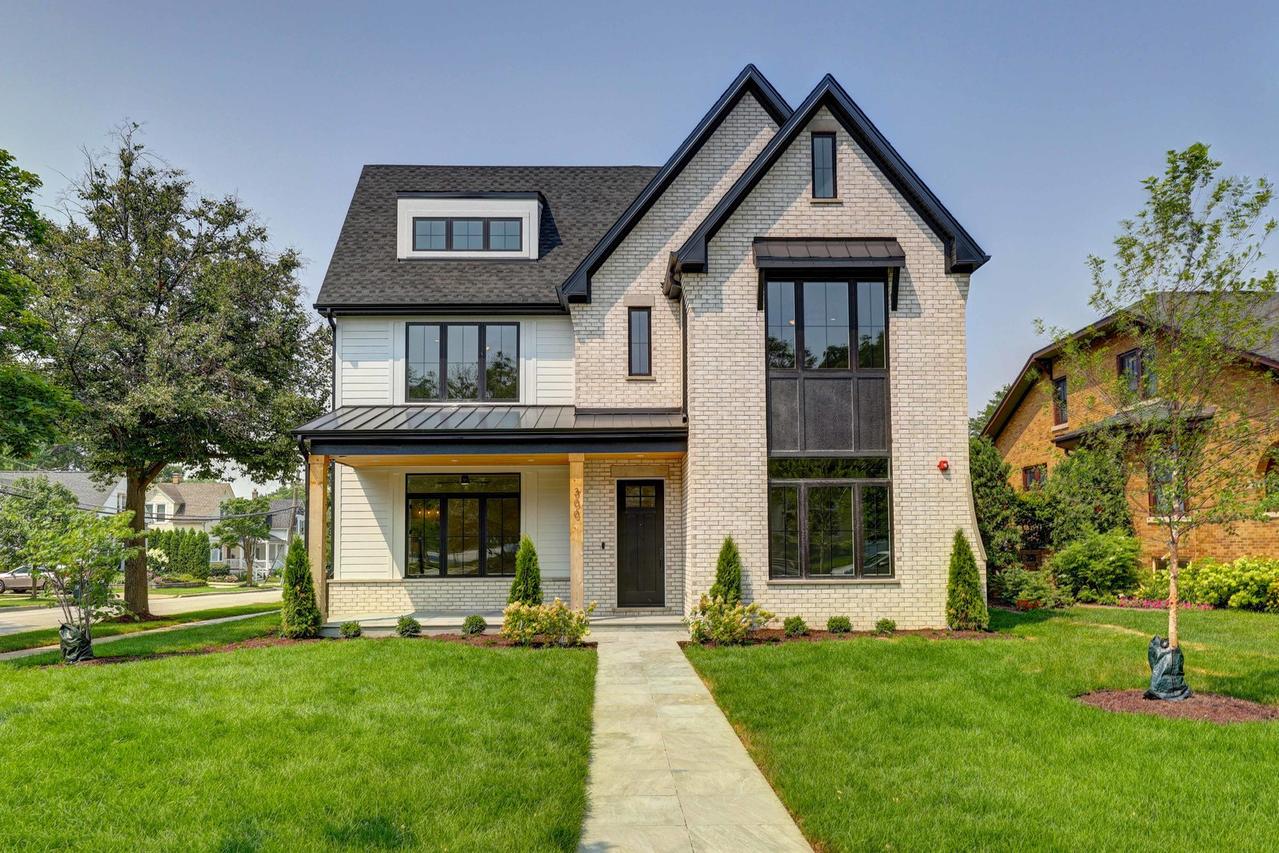 300 Meacham Ave., Park Ridge, IL 60068