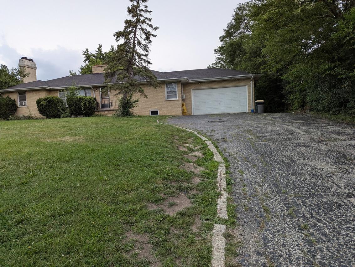 219 W 79th St., Burr Ridge, IL 60527
