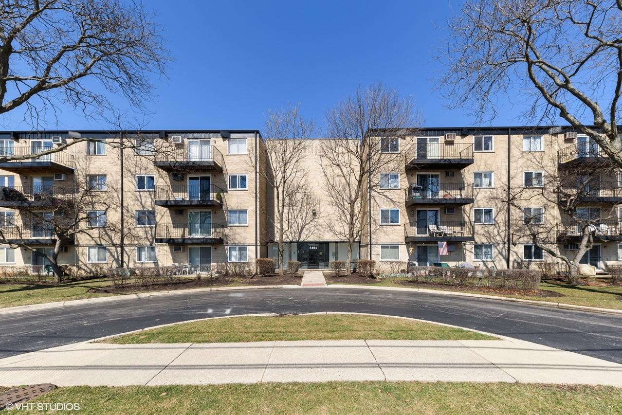 2424 E Oakton St. #1G, Arlington Heights, IL 60004