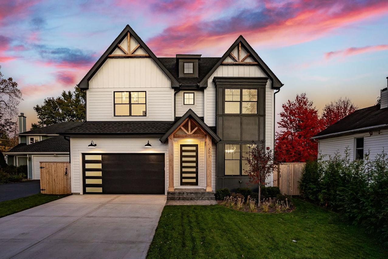 301 N Grant St., Westmont, IL 60559