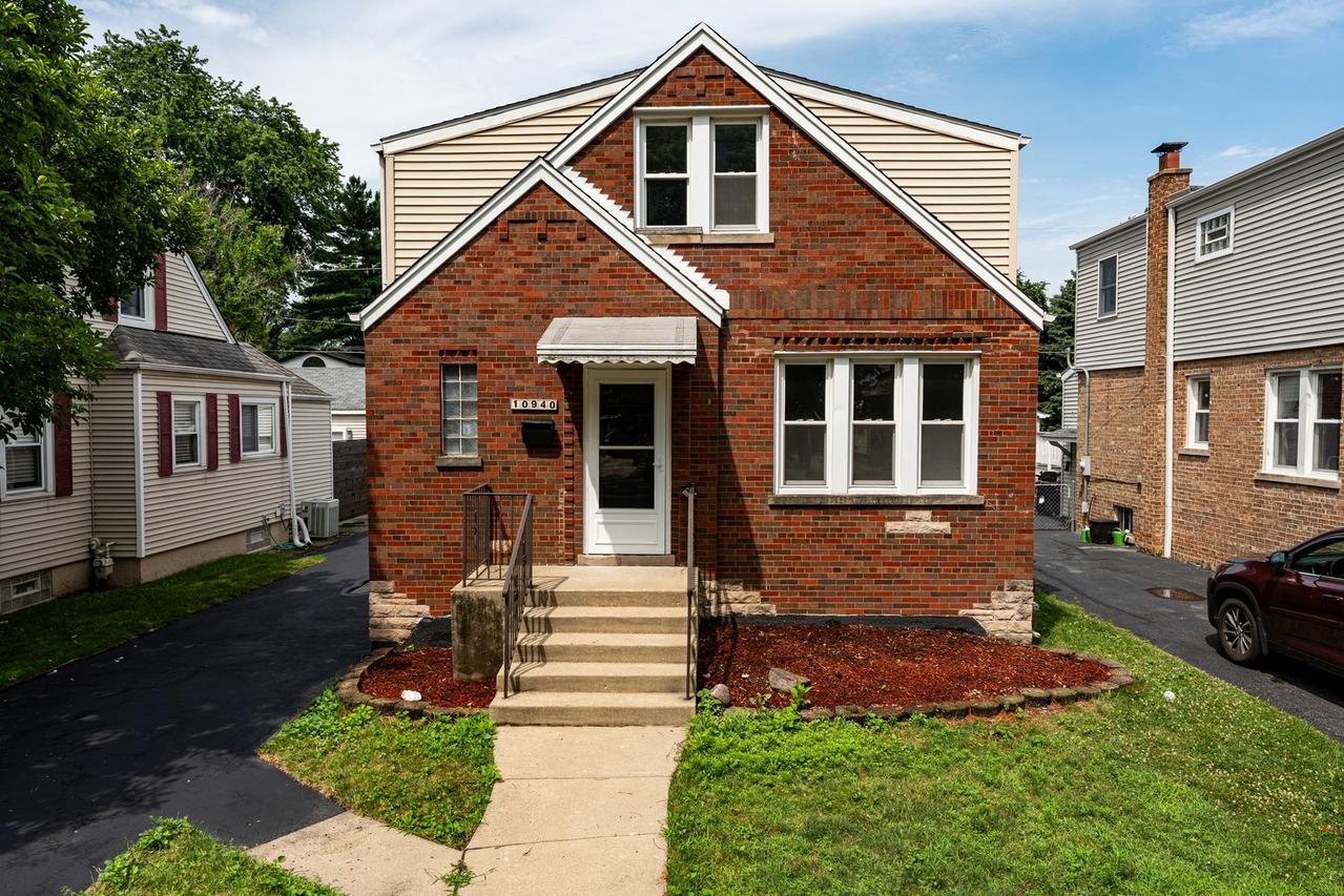 10940 S Trumbull Ave., Chicago, IL 60655