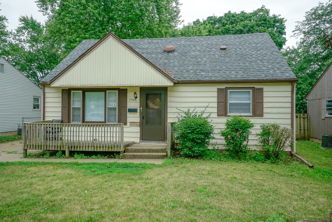 2324 Paradise Blvd., Rockford, IL 61103