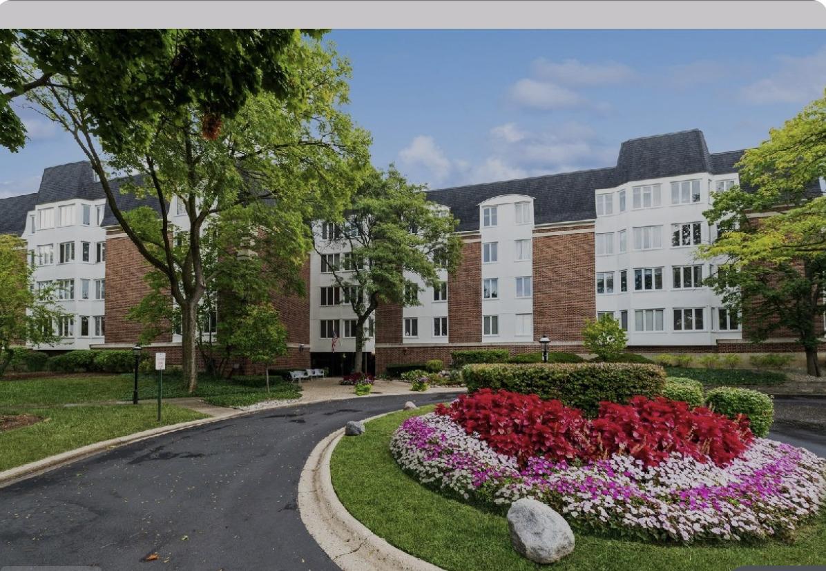 200 Lake Blvd. #407, Buffalo Grove, IL 60089