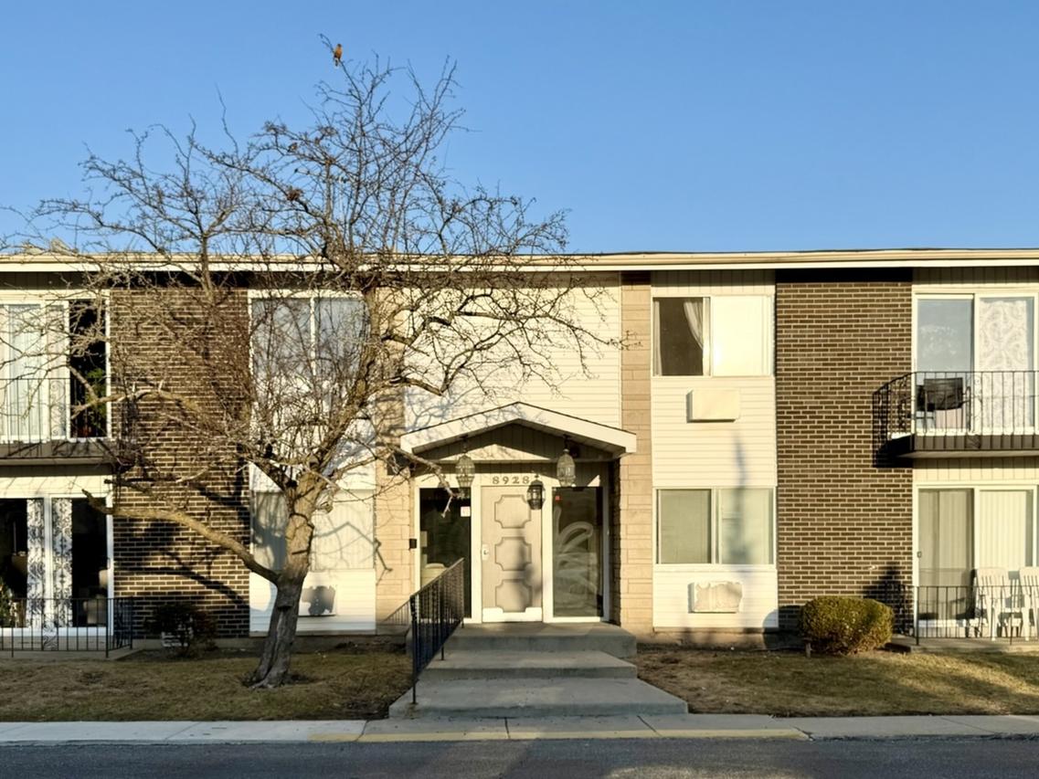 8928 Stevens Dr. #1A, Des Plaines, IL 60016