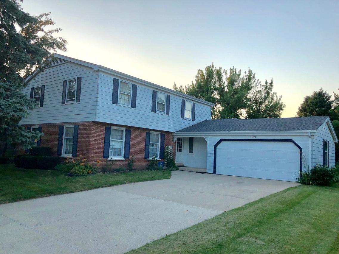 921 Iroquois Ave., Naperville, IL 60563