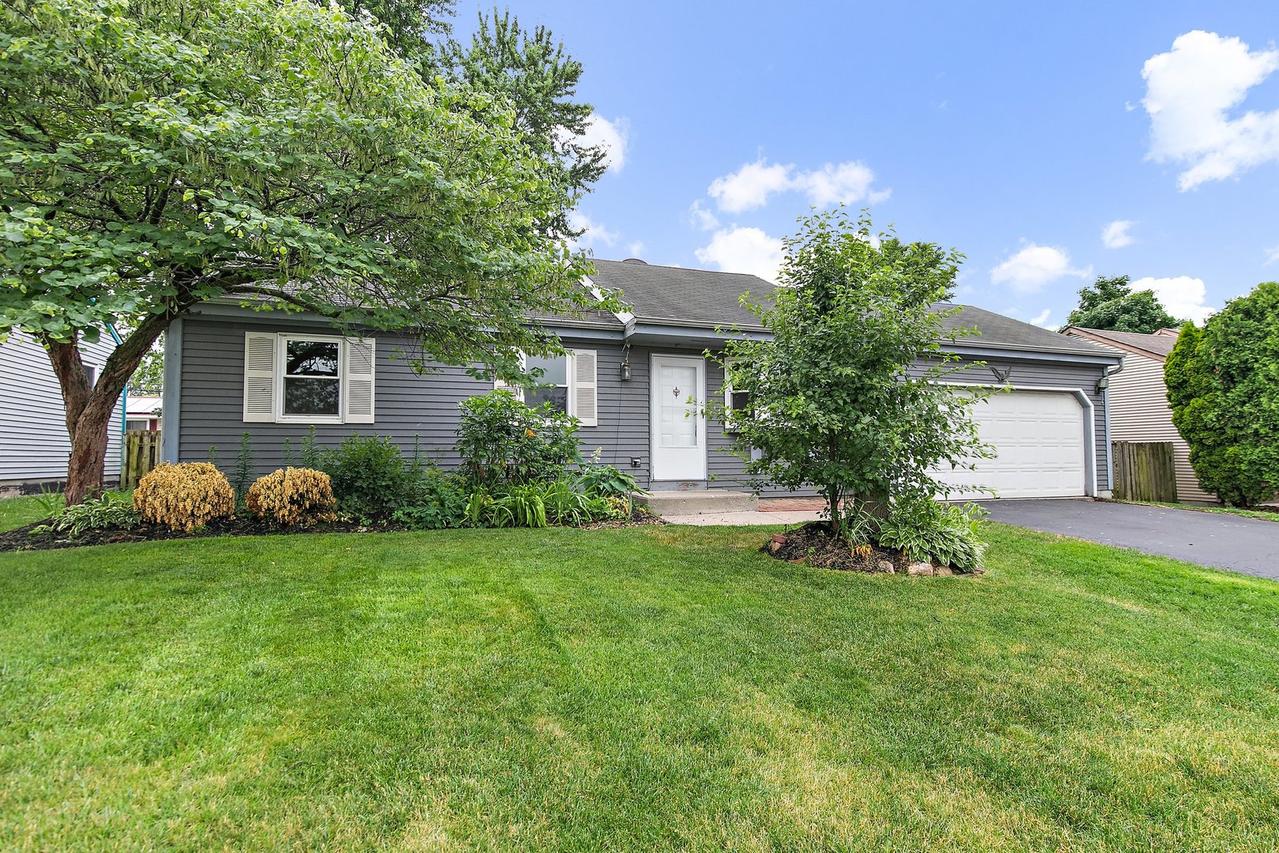 215 Bolz Rd., Carpentersville, IL 60110