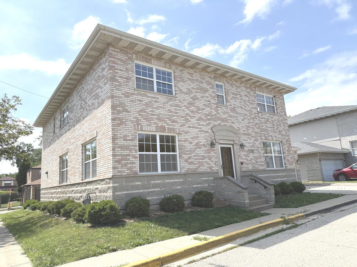 1136 Park Pl., Bellwood, IL 60104