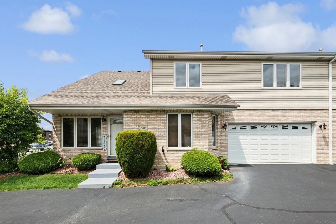 7908 W Tameling Ct., Palos Hills, IL 60465