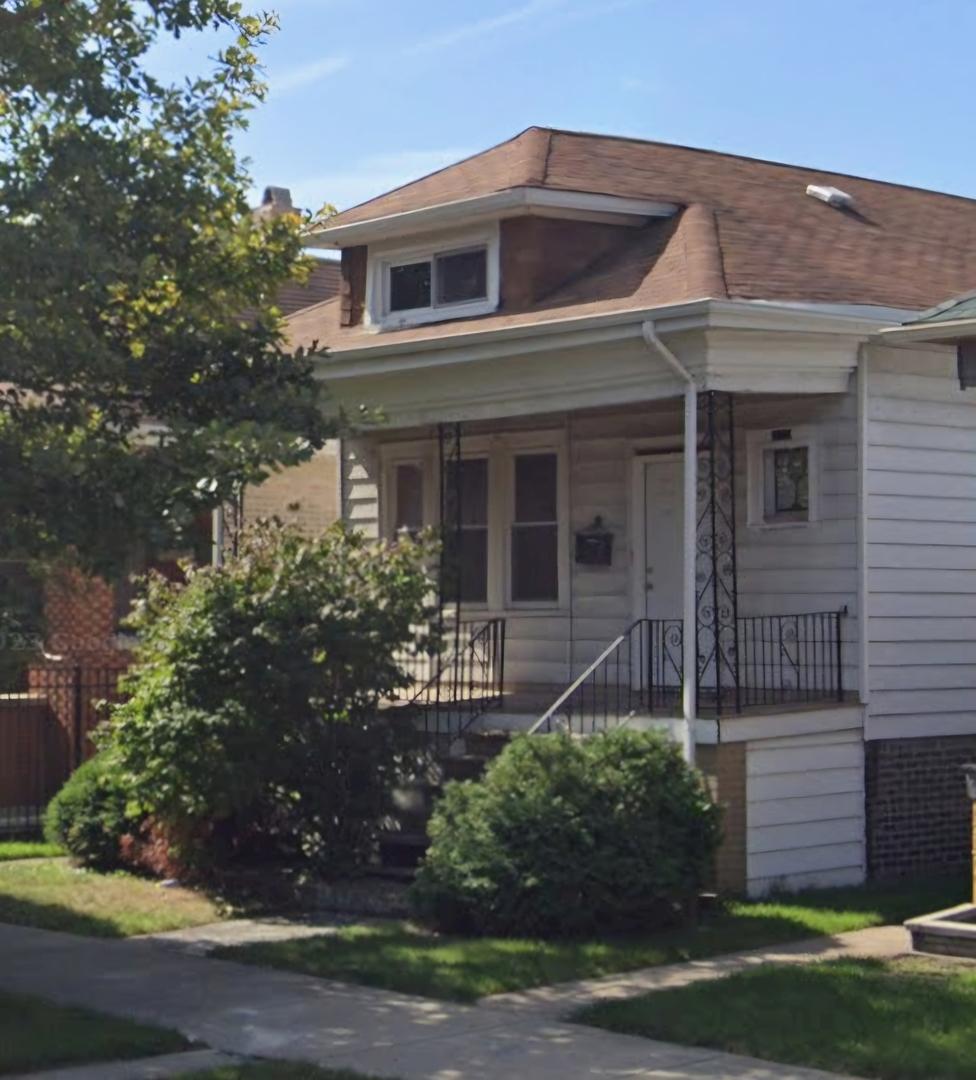 8418 S Essex Ave., Chicago, IL 60617