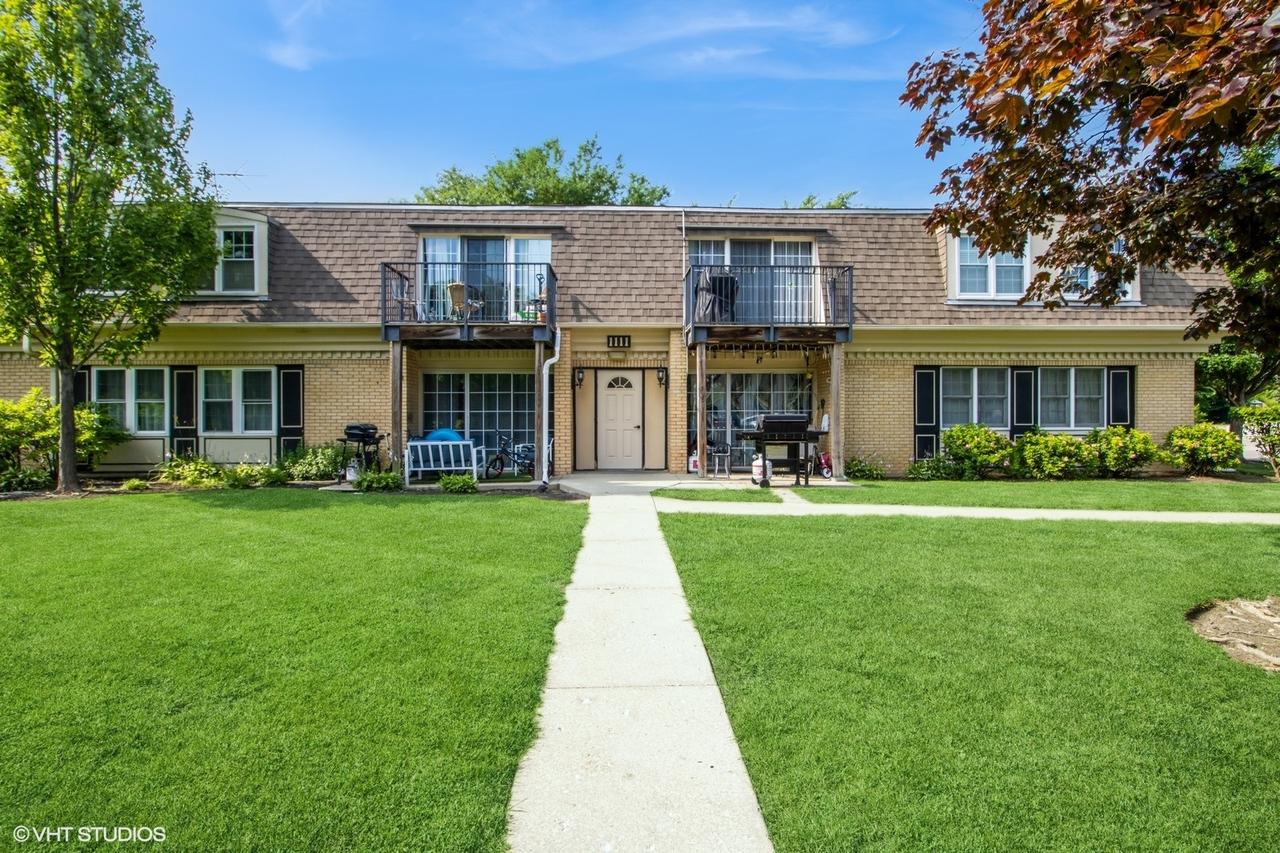 1111 Pleasant Run Dr. #905, Wheeling, IL 60090